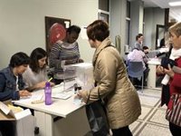 La participació augmenta 9,5 punts a Espanya a les 18.00 hores i arriba al 60,76%