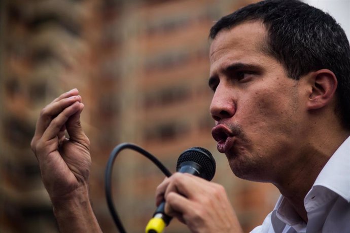 Guaidó dice que la llegada de ayuda humanitaria a Venezuela evidencia el "fracaso" de Maduro