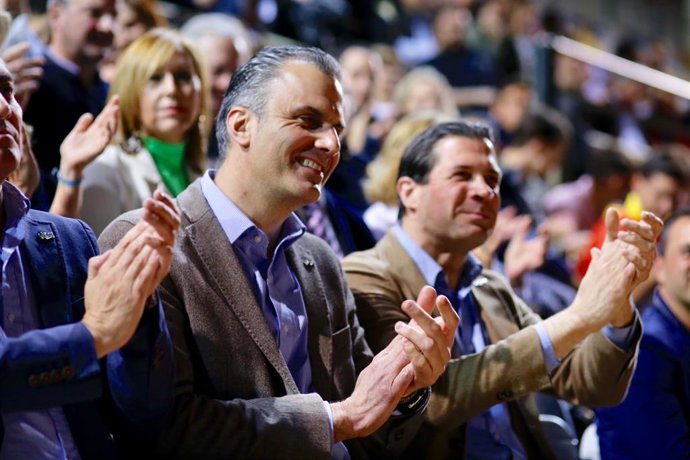 Javier Ortega Smith y Pedro Fernández participan en un acto público de Vox