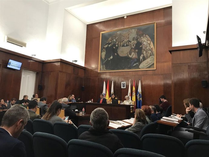 Santander celebra el último pleno de la legislatura en 20 minutos y sin debates