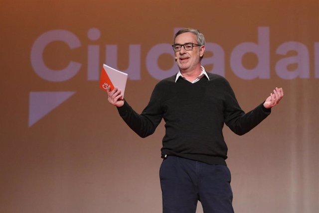 El vicepresidente de la Junta de Andalucía, Juan Marín, participa en un encuentro ciudadano