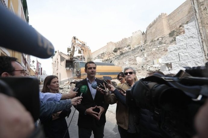 Almería.-28A.- Fernández-Pacheco (PP) llama a "serenarse" para que "volver a ser lo de siempre, un partido de mayorías"