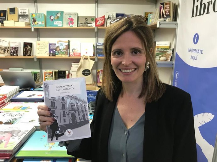 Cultura.- Cristina Sorio explora las "cloacas" de la corrupción en una novela que insta a no olvidar el caso Cooperación