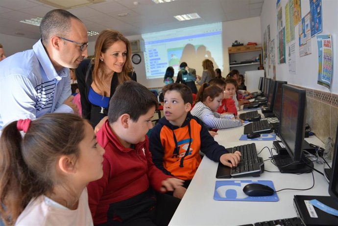 Granada.- La Junta resalta la labor social de la Red Guadalinfo en el campo de las nuevas tecnologías