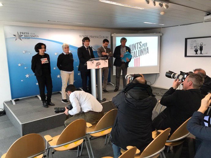 Puigdemont presenta la seva candidatura a les europees oferint "unitat" al soberanisme