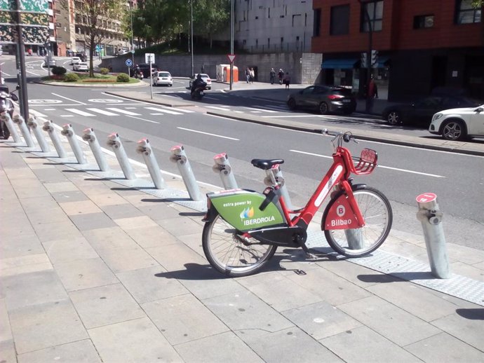 Ayuntamiento recuerda a los usuarios de Bilbaobizi que prestar las bicicletas municipales supone 3 meses de sanción