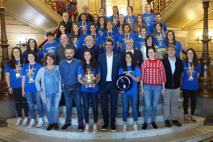 --Recepción Al Equipo Balonmano Femenino Super Amara Bera Bera