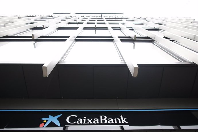 CaixaBank planteja un ERE para 2.157 empleats