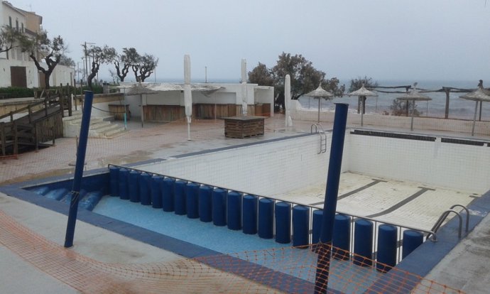 El GOB reclama la retirada de la piscina del hotel Mar y Paz en Can Picafort