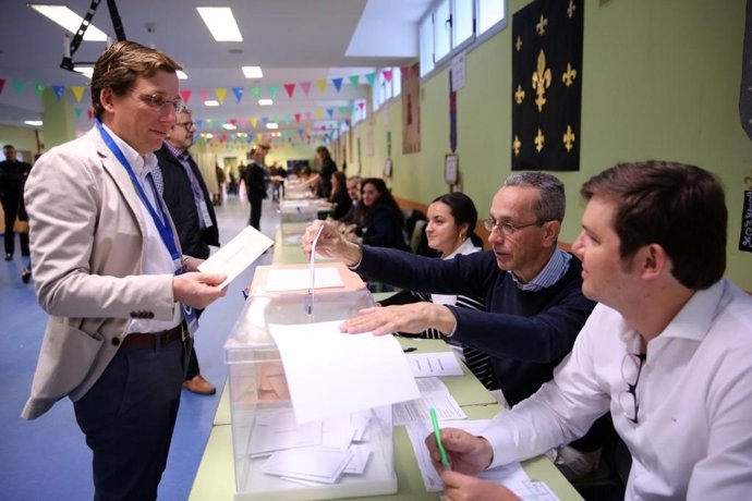 VÍDEO: Almeida remarca importancia de "acudir a votar" para que sean los españoles quienes decidan su propio "destino"