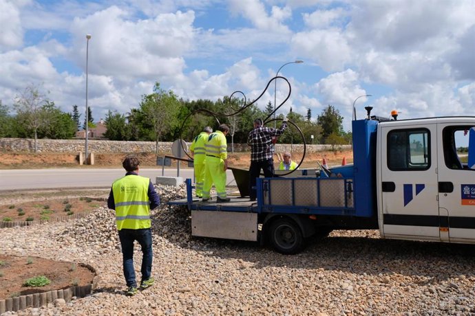 El Consell encarga el diseño de una escultura de una rotonda de Santa Eugenia a los alumnos de un colegio del municipio