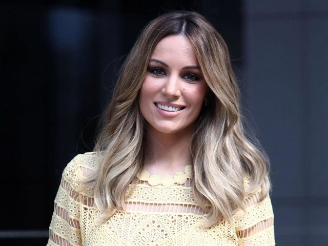 Edurne vuelve a los escenarios con su nuevo single 'Demasiado tarde'