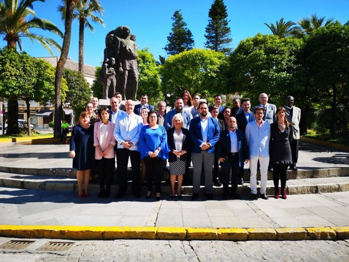 Sevilla.-26M.- PP de Dos Hermanas presenta su candidatura, "un equipo unido y fuerte" que encabeza María Carmen Espada