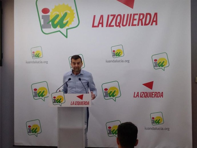 Maíllo ve un cambio de estrategia del PSOE-A ante el 28A que "prefiera dar la Presidencia de la comisión de Faffe a Cs"