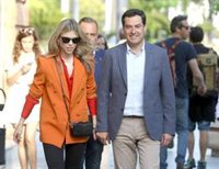 Moreno defiende a Casado y pide no marcharse del centro aunque se mueva el pie a derecha o izquierda