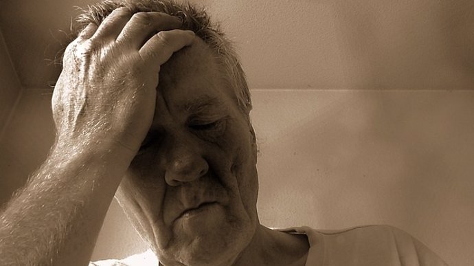 Los síntomas constantes de depresión en personas mayores se asocian a problemas de salud y baja calidad de vida