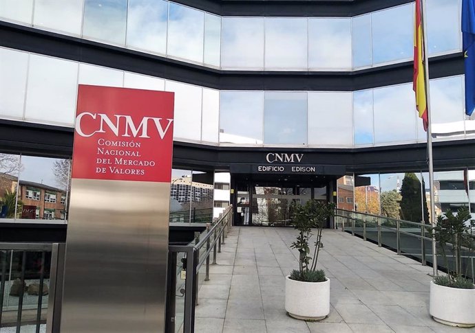 Economía/Finanzas.- La CNMV advierte sobre una veintena de entidades no autorizadas para prestar servicios de inversión