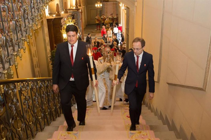 El Ángel de Aralar visita el Palacio de Navarra