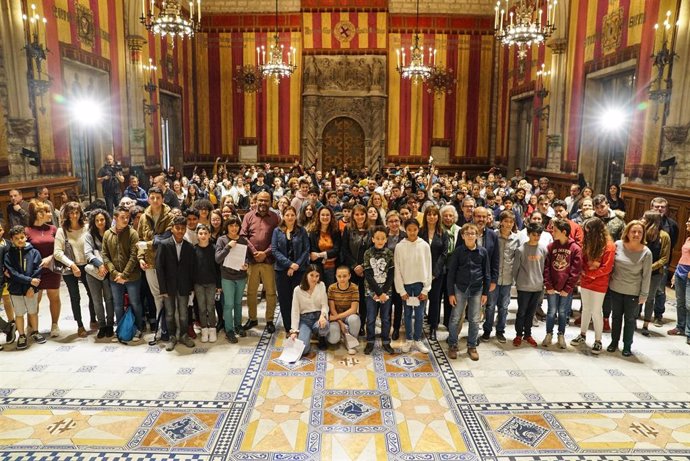 Uns 250 joves llancen les seves propostes a l'Ajuntament de Barcelona sobre la cultura de la pau