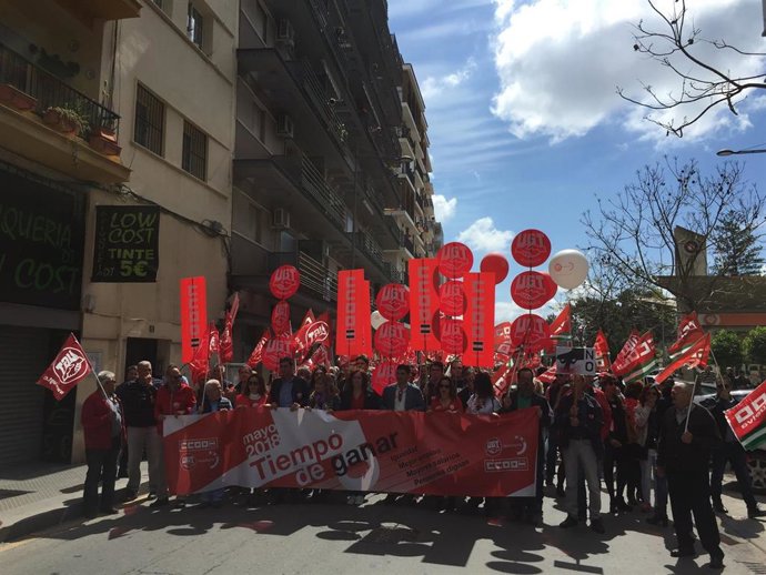 Las secretarias de UGT y CCOO, Carmen Castilla y Nuria López.