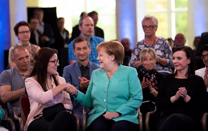 German Chancellor attends a  seminar in Schwedt