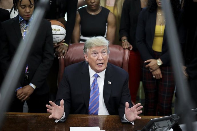 Trump welcomes Baylor Lady Bears to the White House