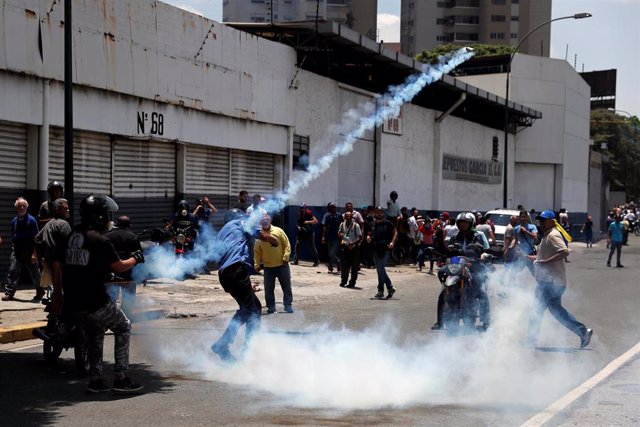 Venezuela.- Decenas de heridos y al menos once detenidos por la marcha por Caracas liderada por Guaidó y López
