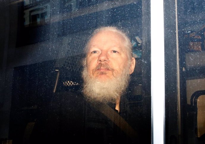 Assange presenta una denuncia por el supuesto espionaje en la Embajada de Ecuador de Londres