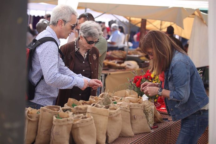 Agro.- El Mercat de les Herbes de la Ratafia espera 5.000 visitantes en Santa Coloma de Farners