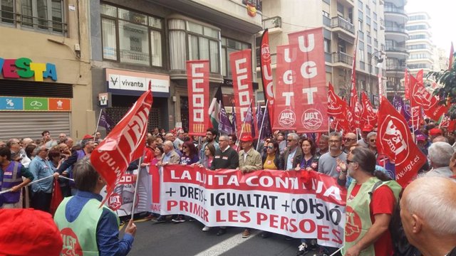 Valencia.- La manifestación del 1 de Mayo recorre las calles de la ciudad para recordar que "la lucha continúa"