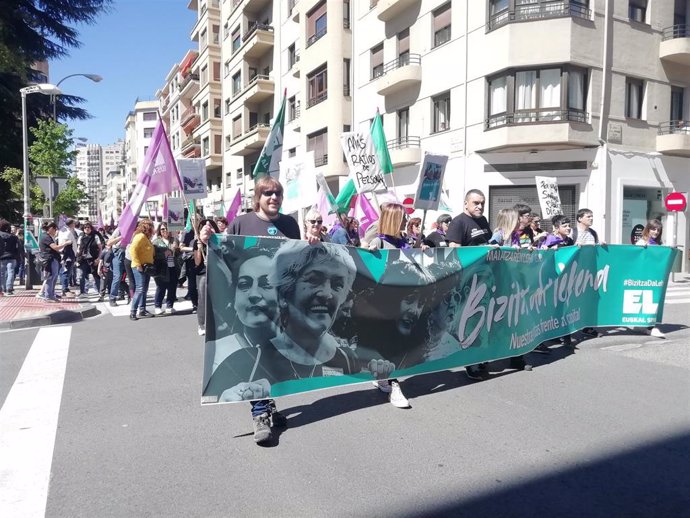 1 De Mayo.- ELA Y LAB Celebran Sendas Manifestaciones En Pamplona Para Reclamar "Dignidad" Para Los Trabajadores