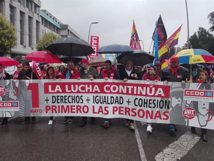 1 De Mayo.- Multitudinaria Manifestación En Mieres Bajo El Lema 'Primero Las Personas'