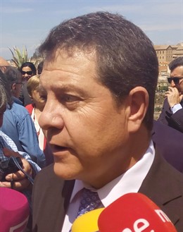 Page cree que PP va a "terminar en un tiovivo" y dice que los giros tácticos son legítimos pero la gente quiere "rectas"