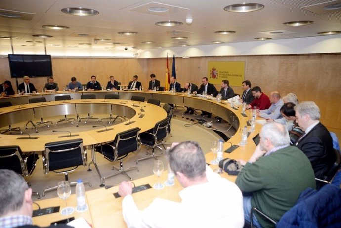 AMP.- El Gobierno confirma que 12 firmas se han interesado por las plantas de Avilés y A Coruña de Alcoa