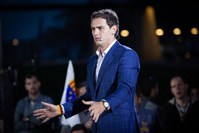 Albert Rivera celebra la liberación de Leopoldo López por militares en Venezuela y expresa su apoyo a Guaidó