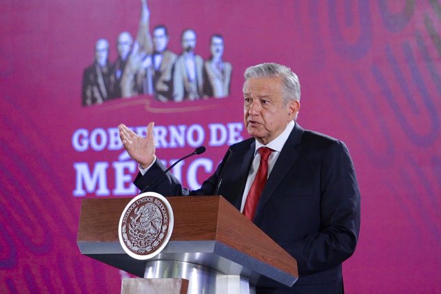 López Obrador apela al "diálogo" y a la no violencia ante la escalada de tensiones en Venezuela
