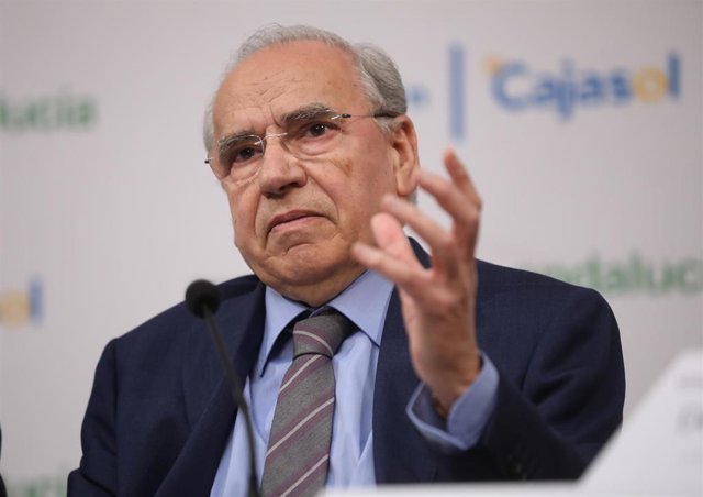 Guerra cree que el cambio de posición del PP ante Vox "debilita y quita credibilidad y estabilidad" al Gobierno andaluz