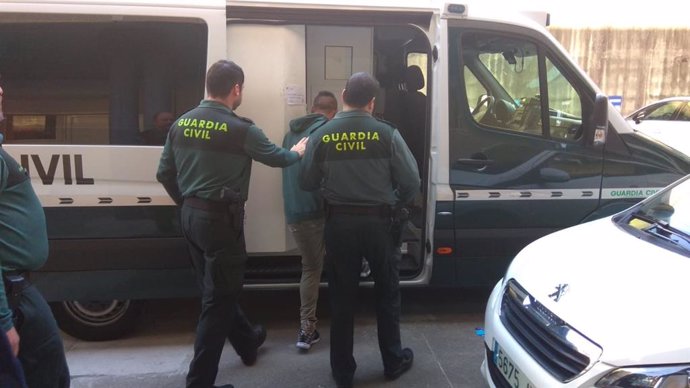 Detenido un vecino de Poio (Pontevedra) por atracar con un cuchillo a una repartidora de pan y a un ciclista