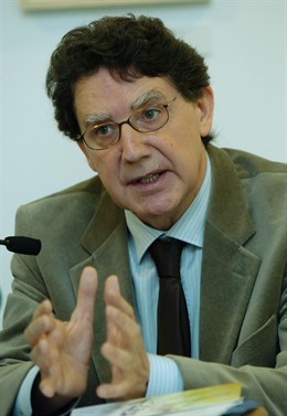 El Gobierno de Navarra aprueba la concesión del premio Príncipe de Viana 2019 al escritor y profesor Tomás Yerro 