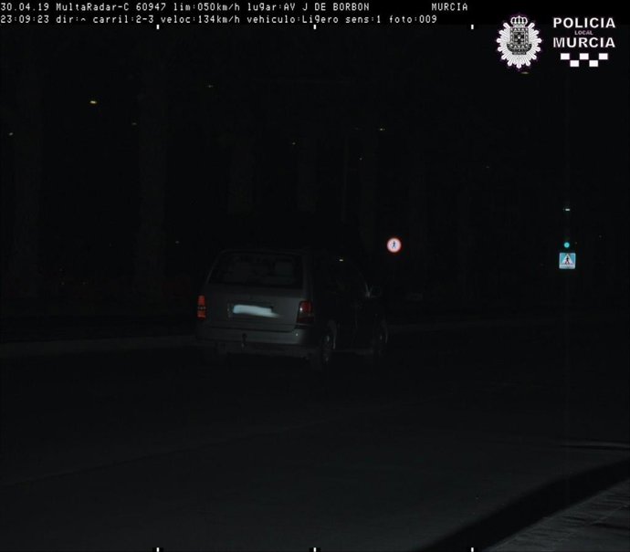 Sucesos.- Detenido un conductor cazado circulando a 134 km/h por la avenida Juan de Borbón de Murcia, limitada a 50 km/h