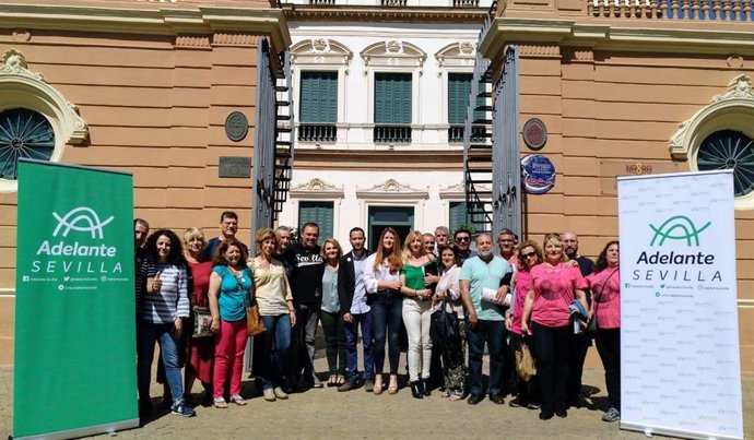 Sevilla.-26M.-Adelante promete a crear una comisión de remunicipalización, cubrir vacantes y dialogar con sindicatos