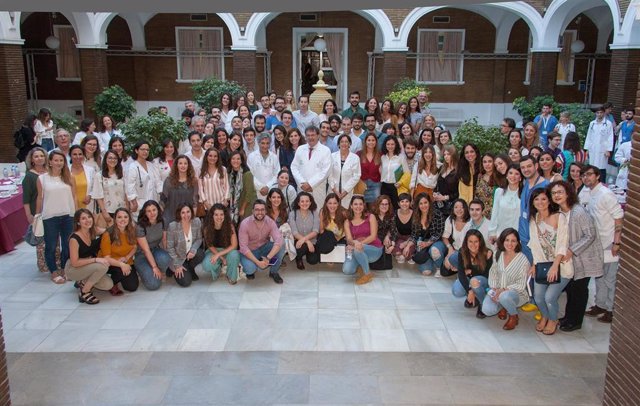 Sevilla.- Un centenar de residentes finalizan su especialidad en el Hospital Virgen del Rocío