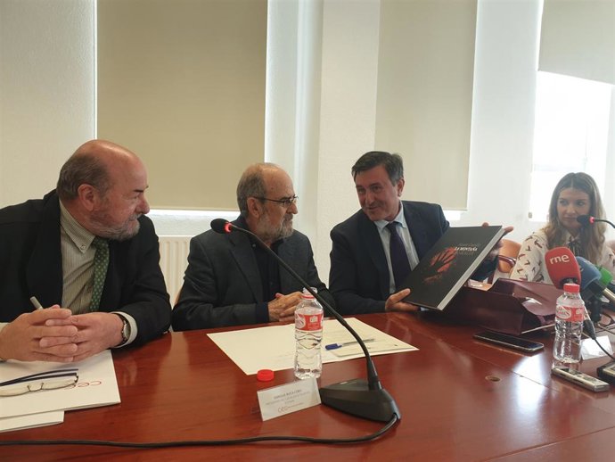 El presidente del Consejo Escolar del Estado considera "fundamental" retomar la nueva ley educativa "lo antes posible"