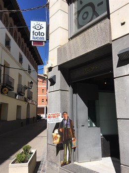 Zaragoza.- Los establecimientos de La Almunia inician una campaña para promover el comercio local