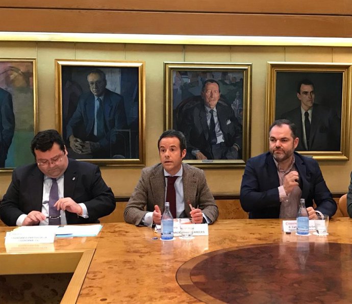 26M.- Oviedo.- Cuesta (Cs) Expone Su Iniciativa De Reestructuración Del Ayuntamiento Ante La Cámara De Comercio