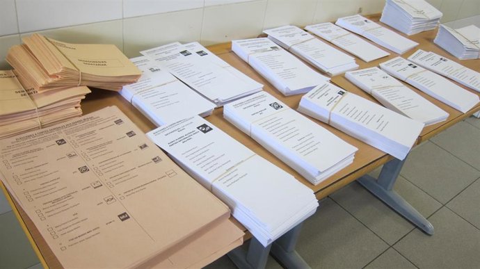 28A.- La Participación En Euskadi  Más De Puntos, Hasta El ,%, A Las 14.00 Horas