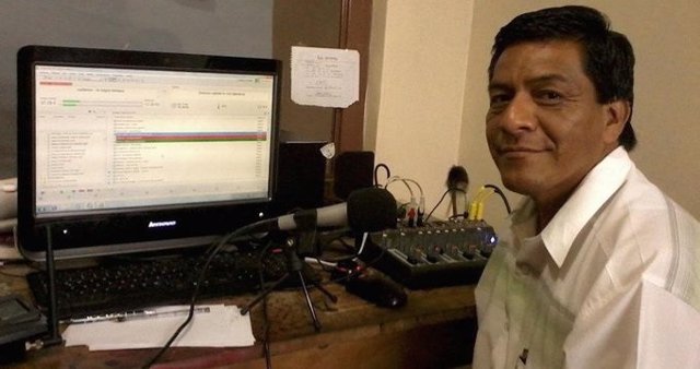 Asesinan a tiros al periodista radiofónico y activista Telésforo Santiago en Oaxaca (México)