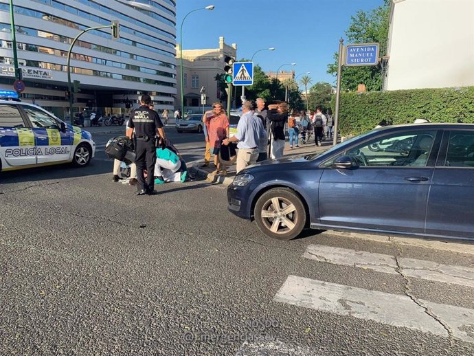Sevilla.- Sucesos.- Dada de alta la mujer herida tras ser atropellada por un turismo en la avenida Manuel Siurot