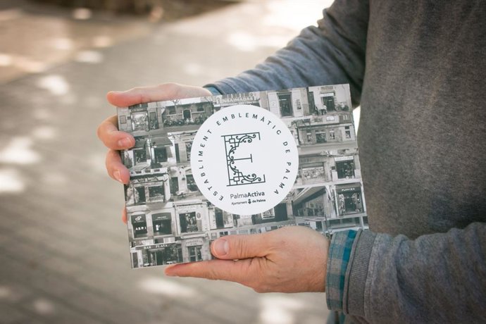 PalmaActiva llana un llibre amb les fitxes dels 78 comeros del catleg d'establiments emblemtics de 2018