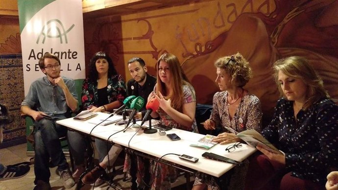 Sevilla.- 26M.- Adelante parte de un "suelo de cinco o seis" ediles y ante las encuestas dice que "no hay nada decidido"